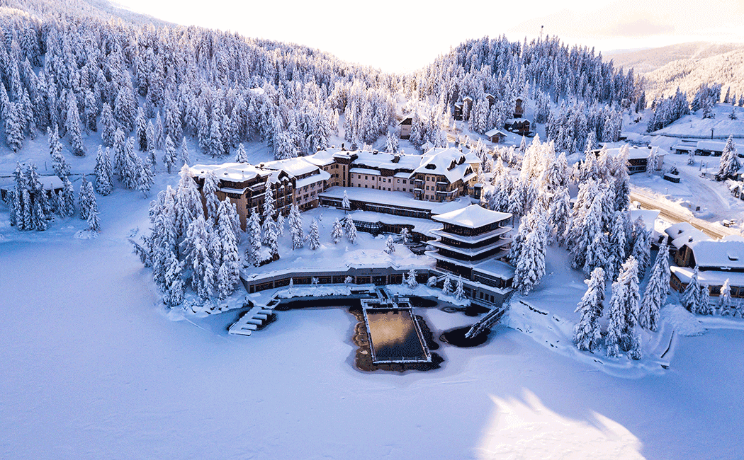 VONsociety: Hotel Hochschober, Ansicht Winter, Drohnenfoto von oben